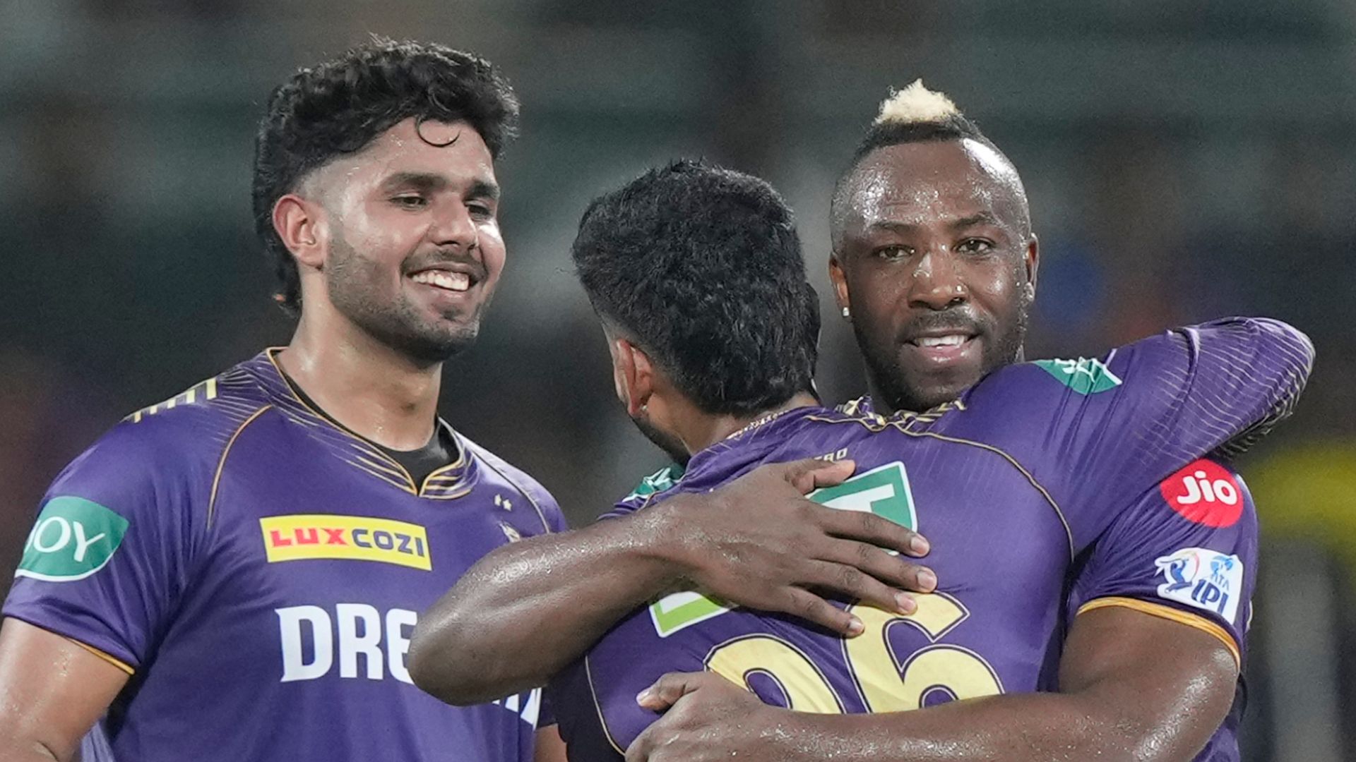 Knight Riders blow away Sunrisers to win first IPL title in a decade