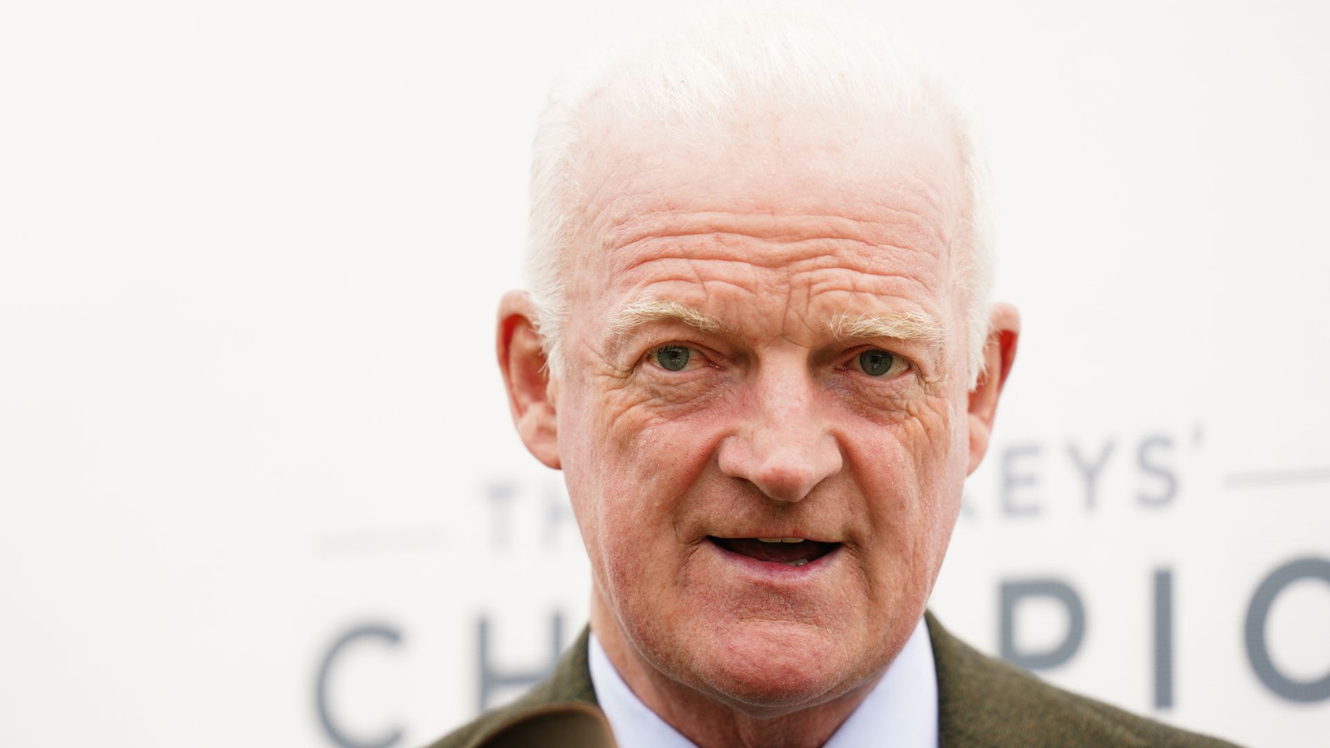 Willie Mullins saddles Fine Margin at Fontwell