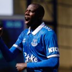 Doucoure heads Everton to win, Sheff Utd set new unwanted record