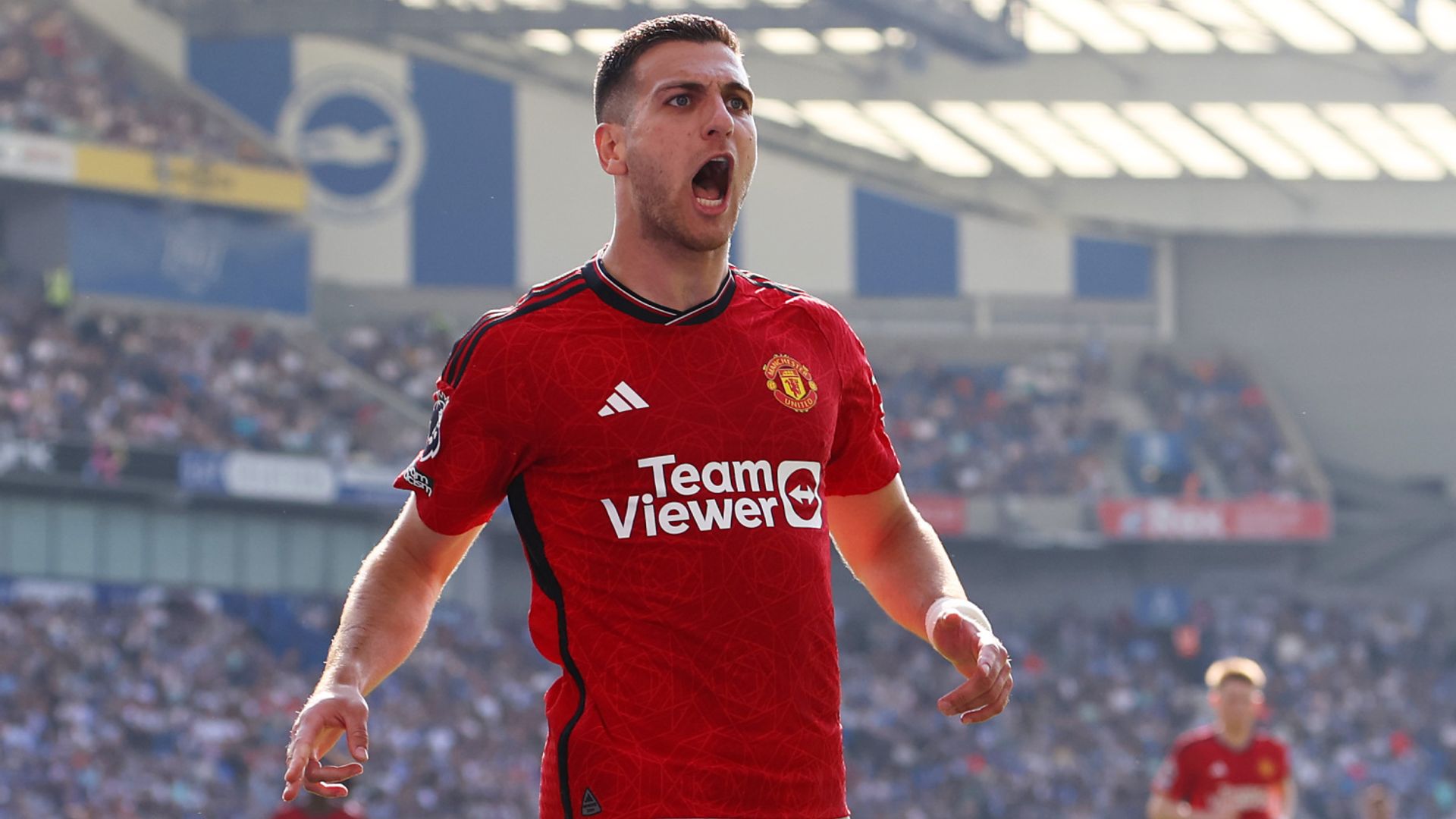 Hojlund seals Man Utd victory at Brighton LIVE!