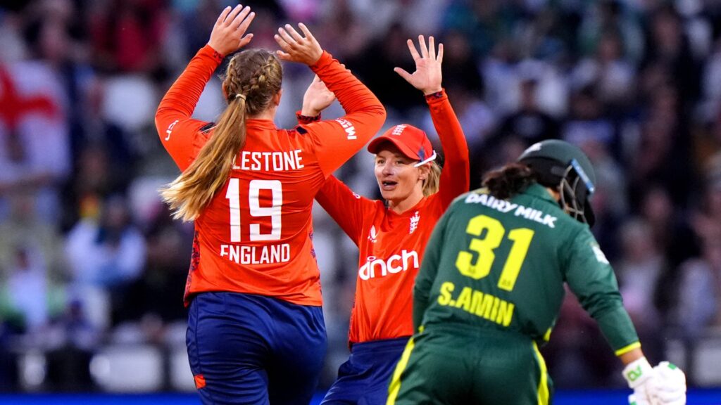 Ecclestone breaks England T20I record as hosts clinch series win over Pakistan