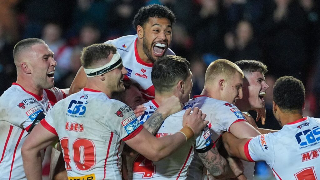 St Helens crush Leeds Rhinos to go top of Super League