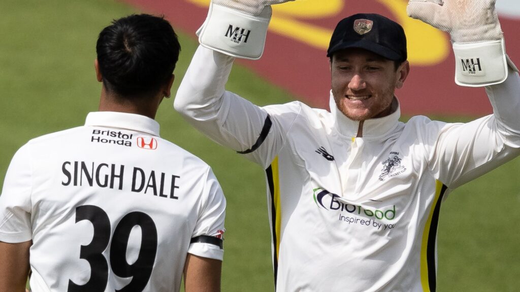 Glamorgan miss out on record chase after epic final-ball tie