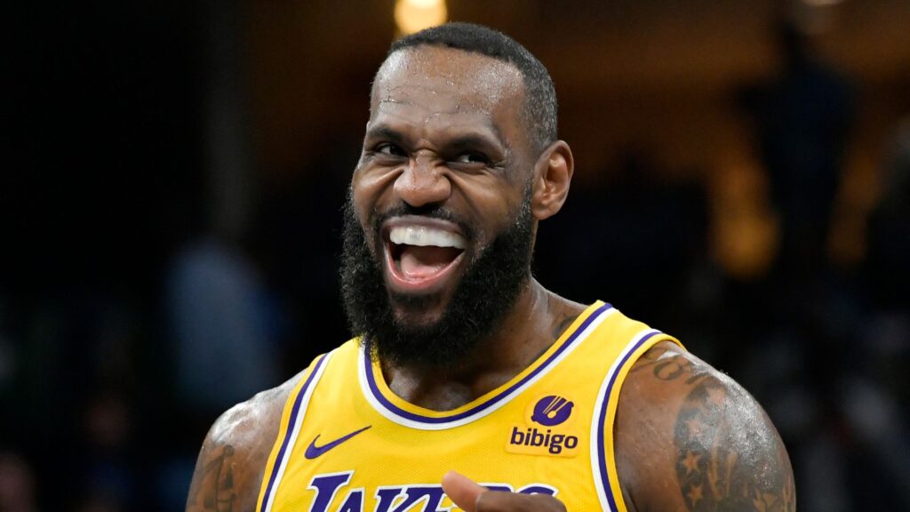 Sources: LeBron signs new £81.5m deal with Lakers to play with his son