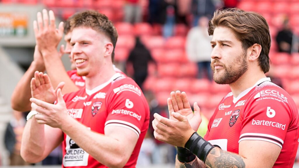 Salford hold off Hull FC to earn fourth straight Super League win