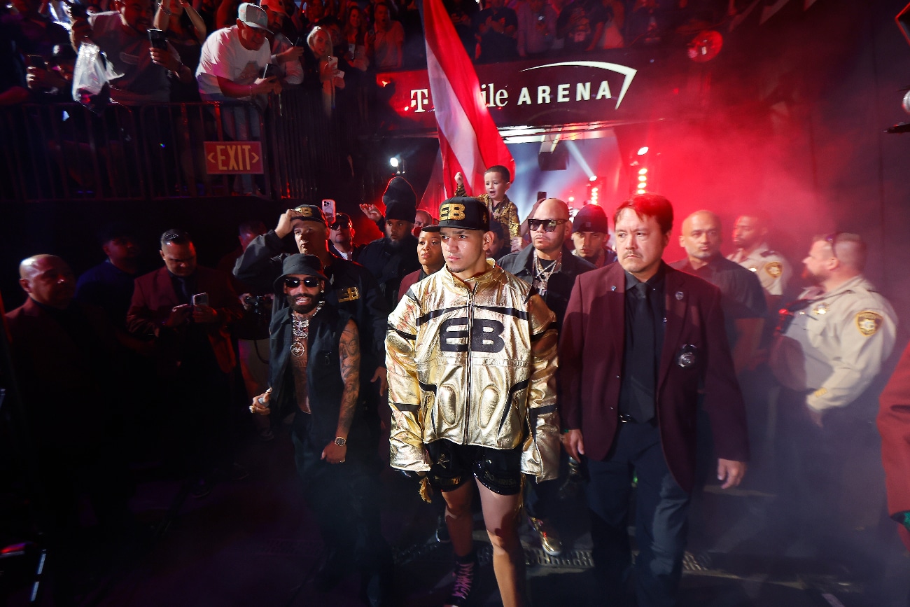 Edgar Berlanga Being Swamped by Fans in Mexico