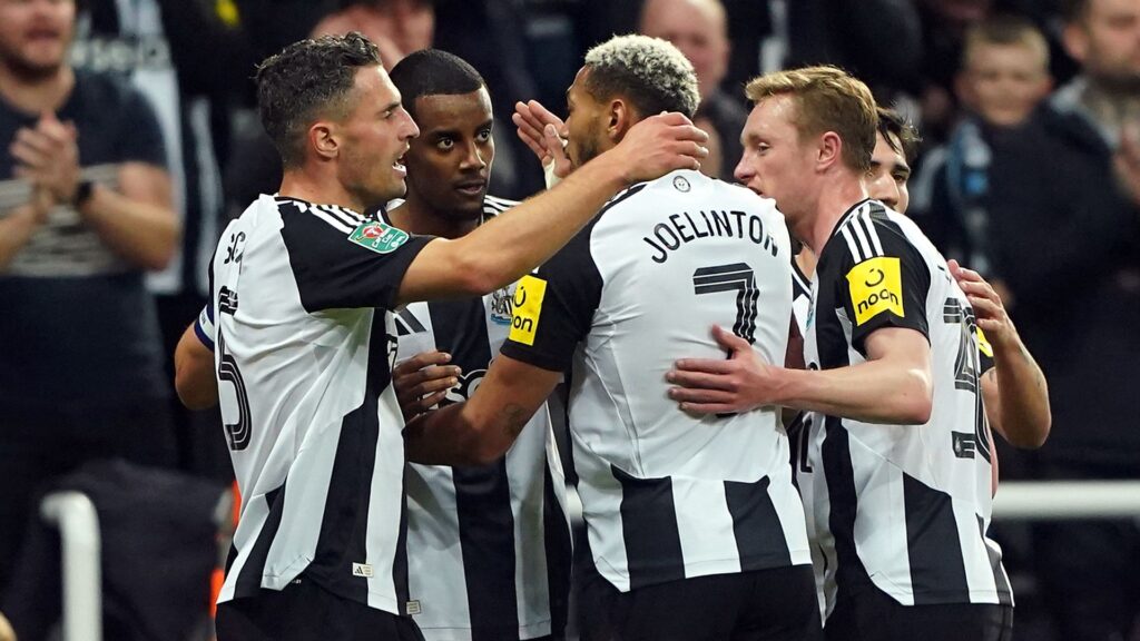 Newcastle beat Chelsea to keep trophy dream alive