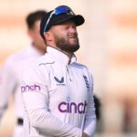 England battling hard in first Test but suffer Duckett injury blow