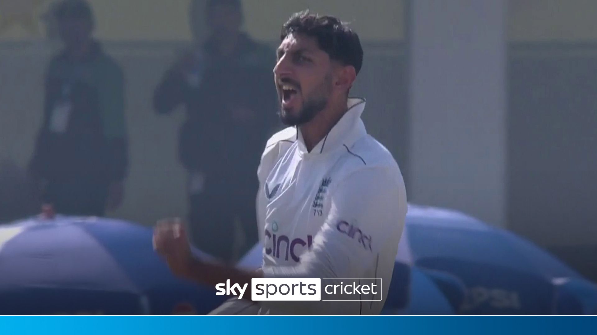 ‘Sharp work from Pope’ | England take early wicket on day two!