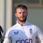 Duckett hits ton but Pakistan’s spinners fight back late on day two