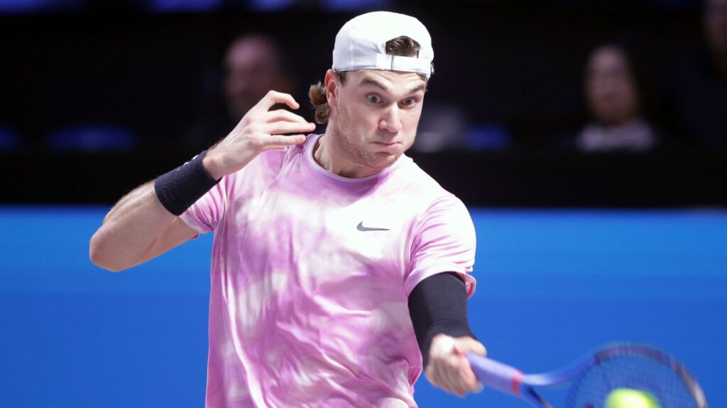 Draper sails into second round of Paris Masters