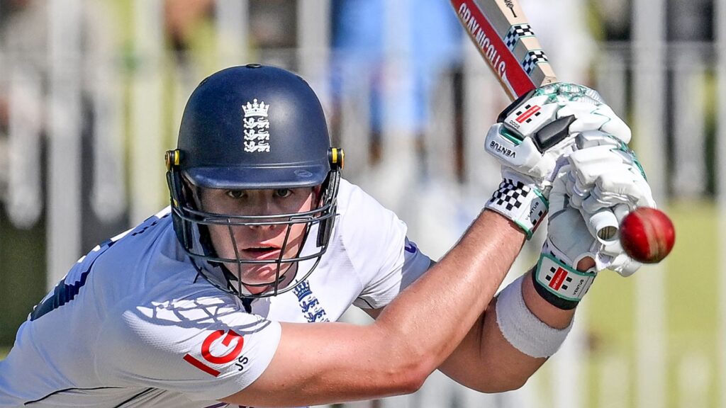 England battle back into strong position vs Pakistan in series decider