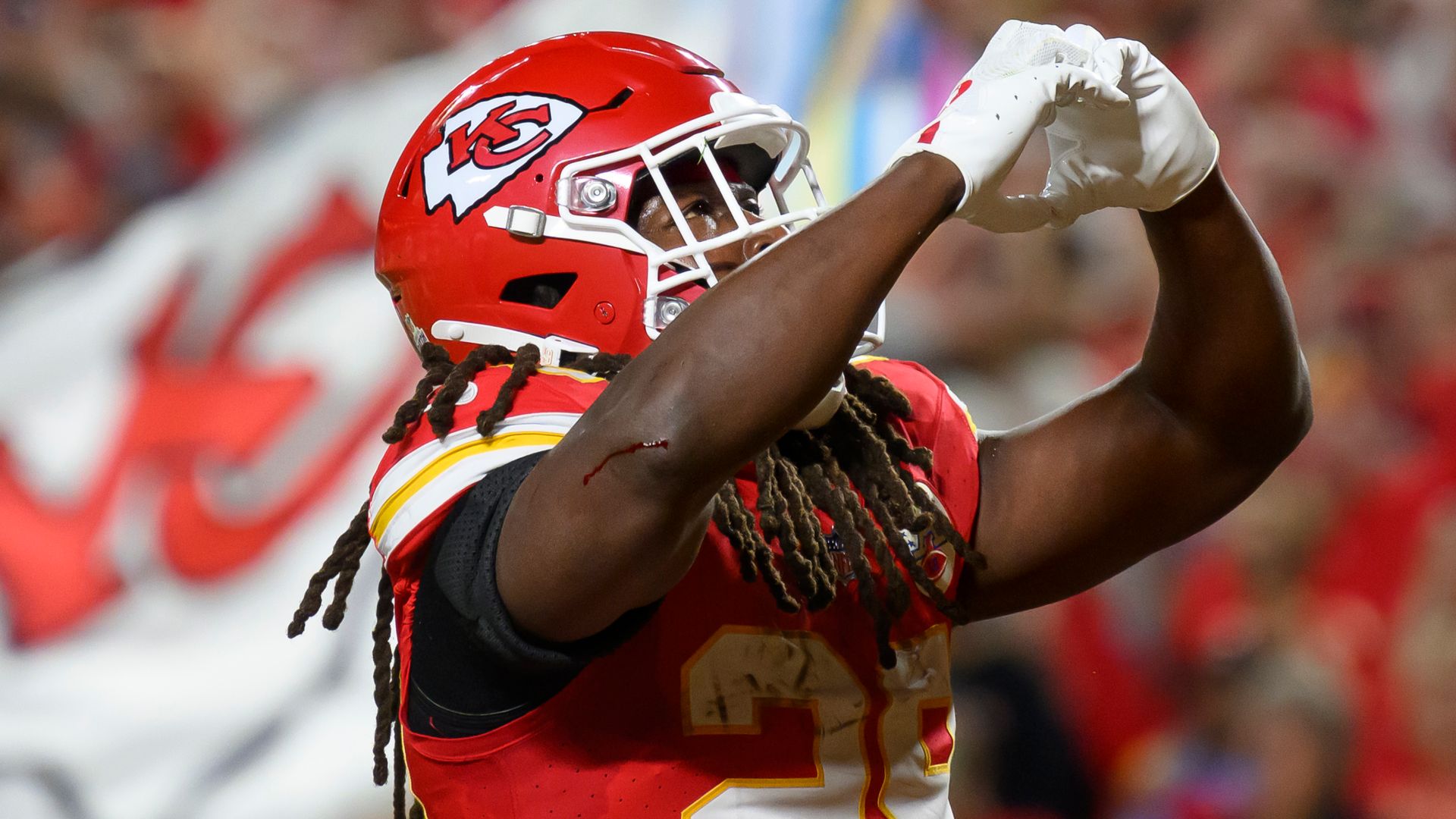 Chiefs overcome Saints to move to perfect 5-0 in NFL