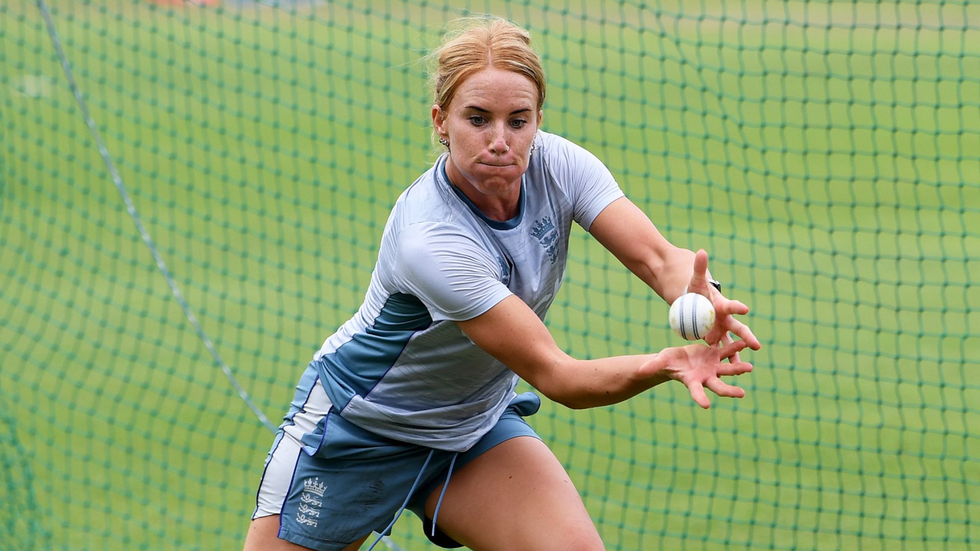 Winfield-Hill becomes first signing for revamped Yorkshire Women