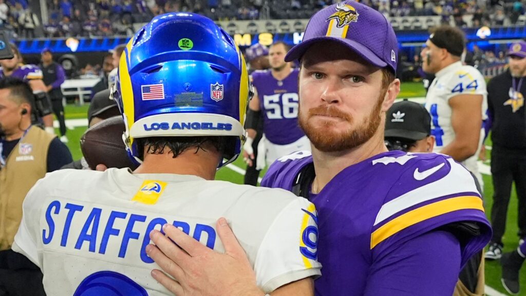 Stafford stars with four touchdown passes as Rams knock off Vikings