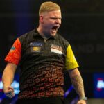 World Grand Prix Darts final: De Decker stuns Humphries to win title