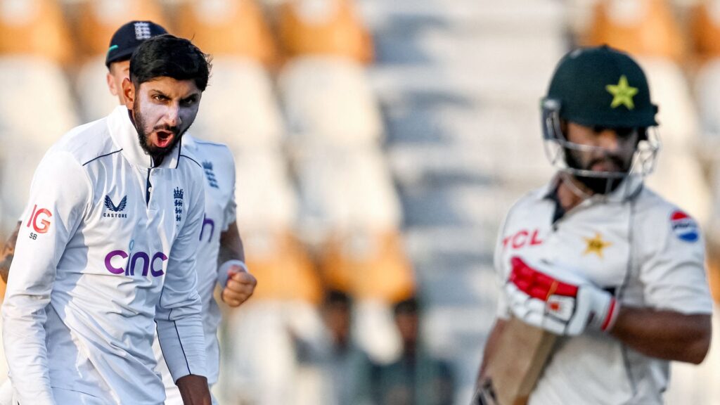 ‘One in black tie, one in fancy dress’ – but England-Pakistan in the balance