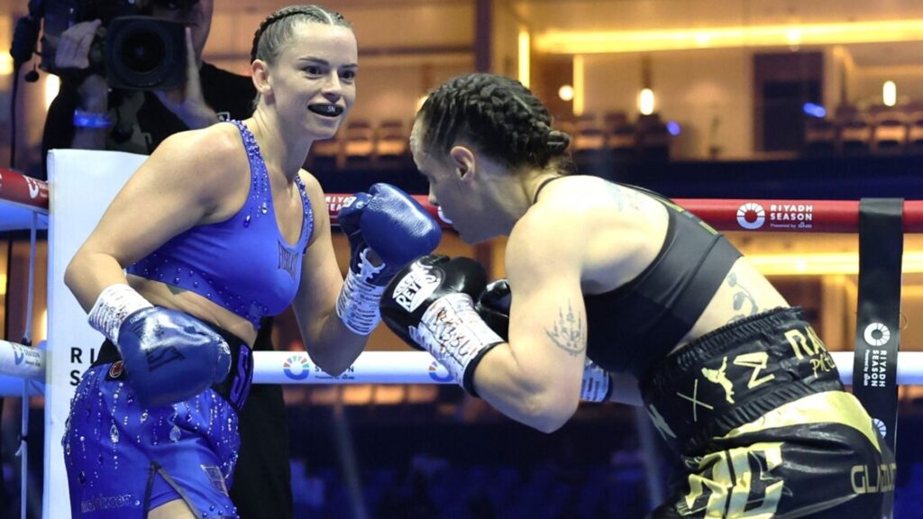 Nicolson defeats Chapman to defend WBC world title