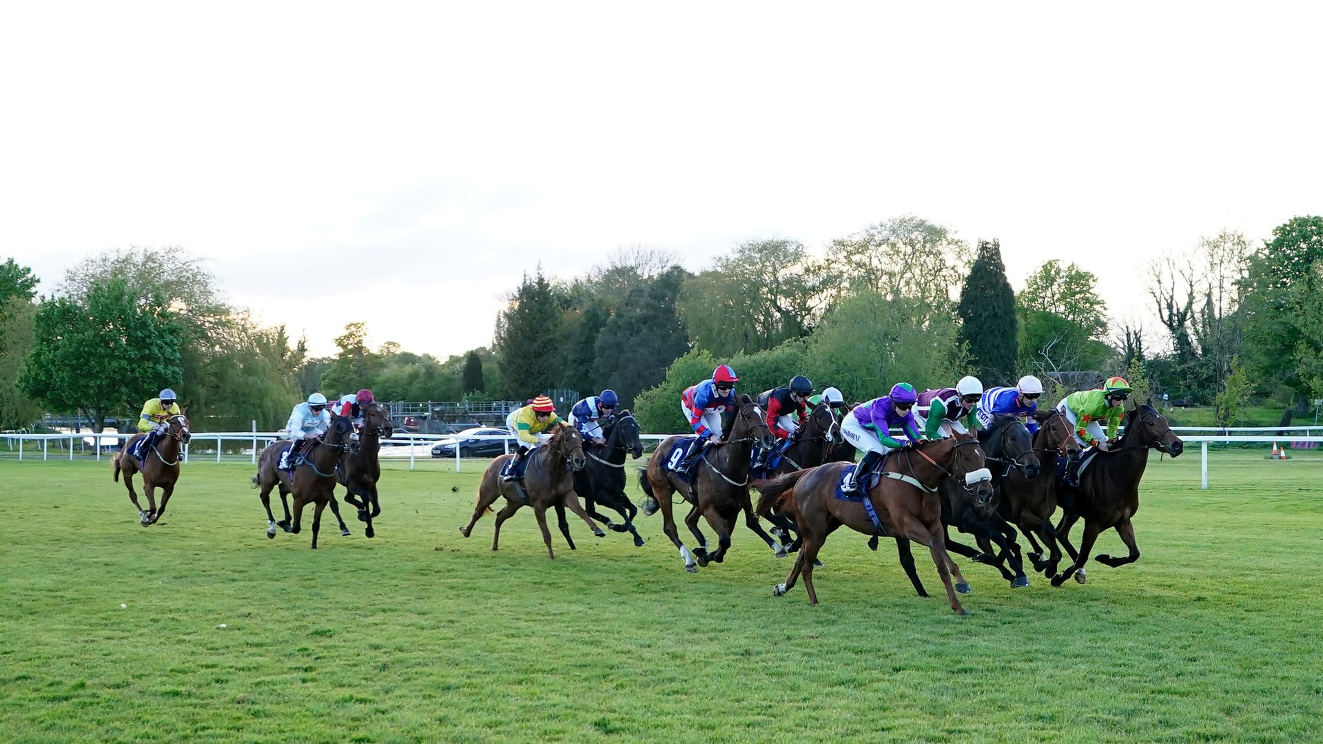 Windsor, Hereford and Wolverhampton host action on busy Monday