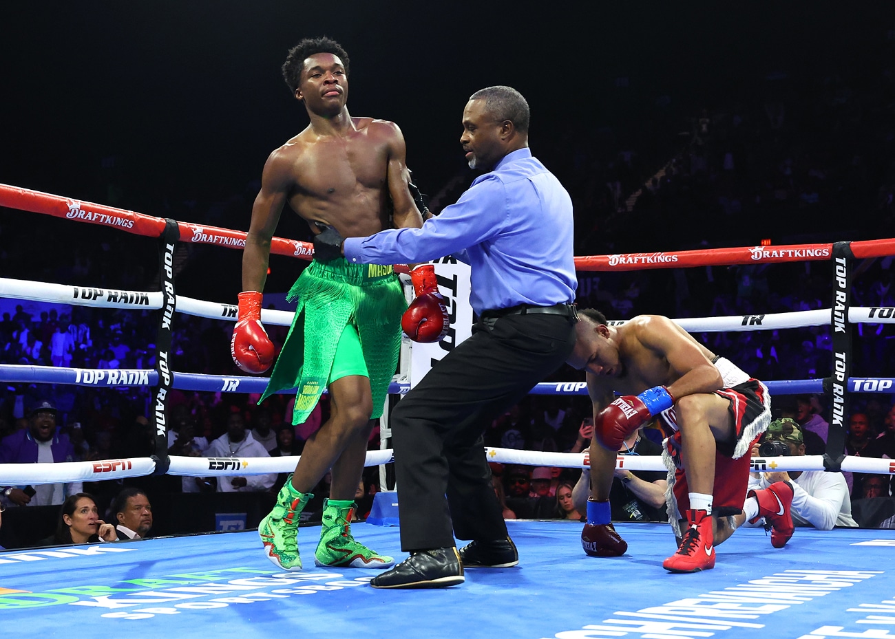 Boxing Results: Abdullah Mason Defeats Yohan Vasquez