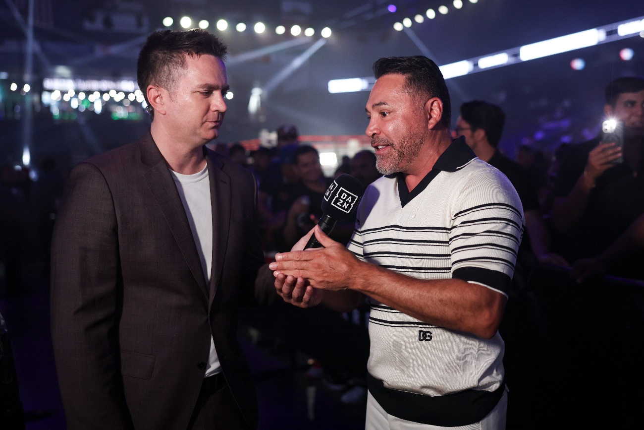 De La Hoya to Fight Hearn “For Free”