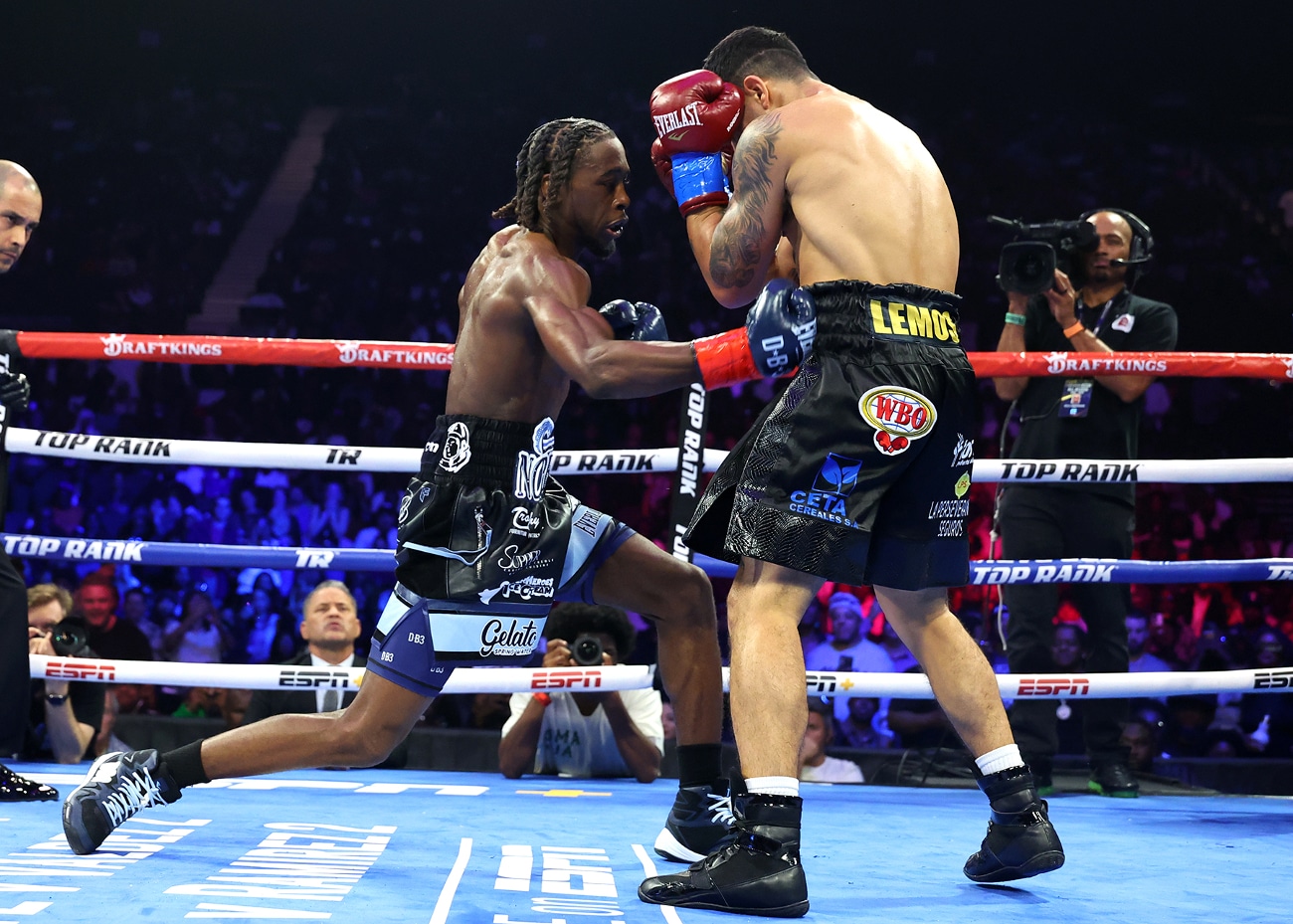 Boxing Results: Keyshawn Davis Stops Gustavo Lemos