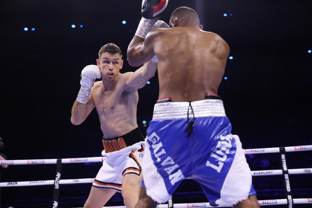 Boxing Results: Callum Smith Destroys Galvan!