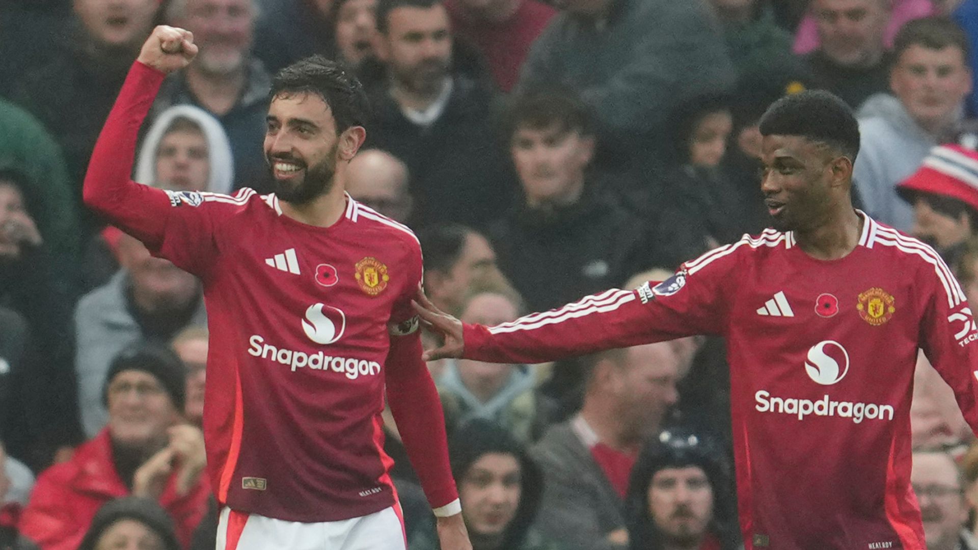 Man Utd ease to victory in Van Nistelrooy’s final game in charge