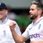 England close in on win as Woakes delivers ‘dagger to New Zealand’s heart’