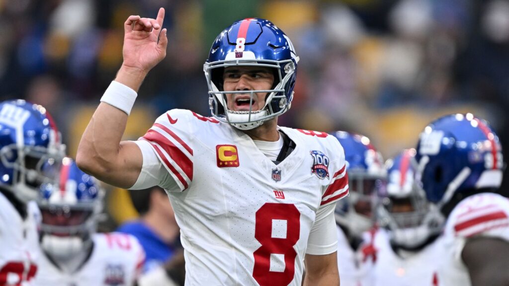 New York Giants release quarterback Jones