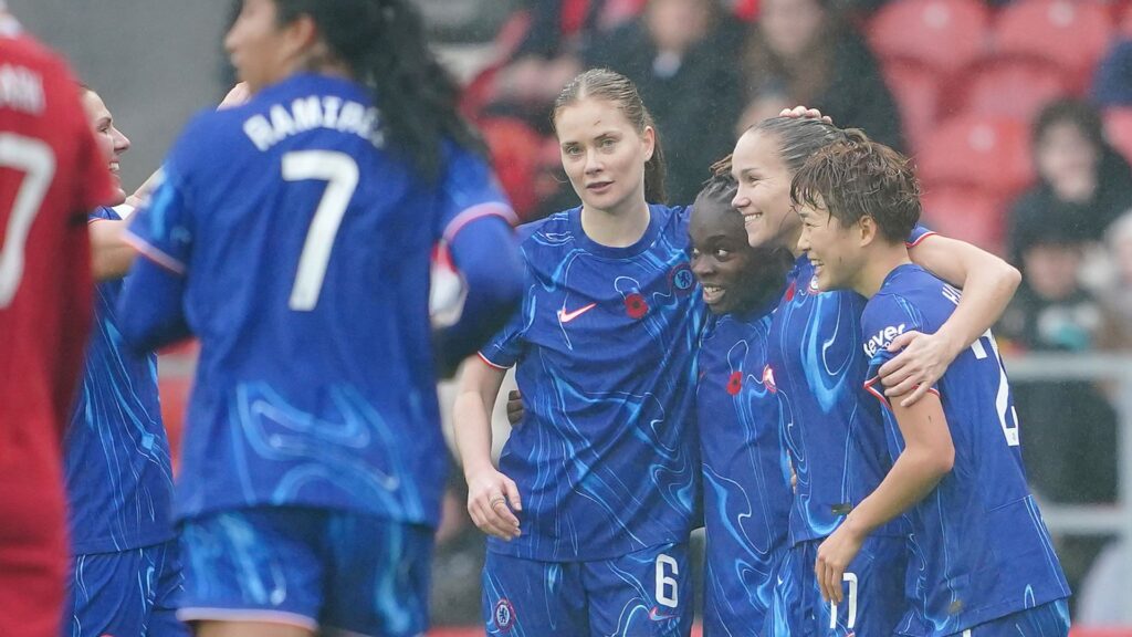 WSL LIVE! Chelsea cruise past Liverpool, Everton trailing at Palace