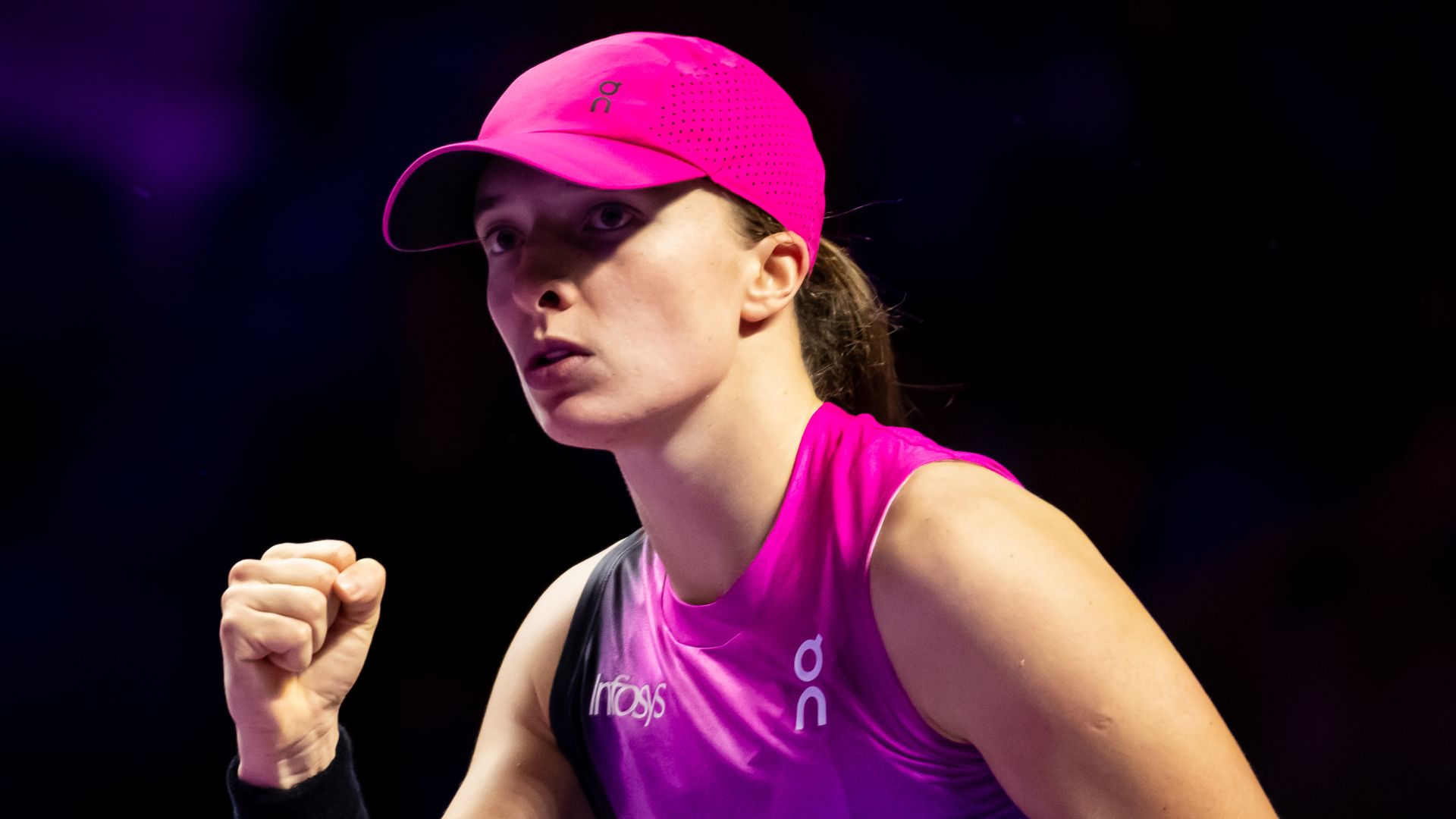 WTA Finals LIVE! Gauff vs Krejcikova after Swiatek keeps her hopes alive