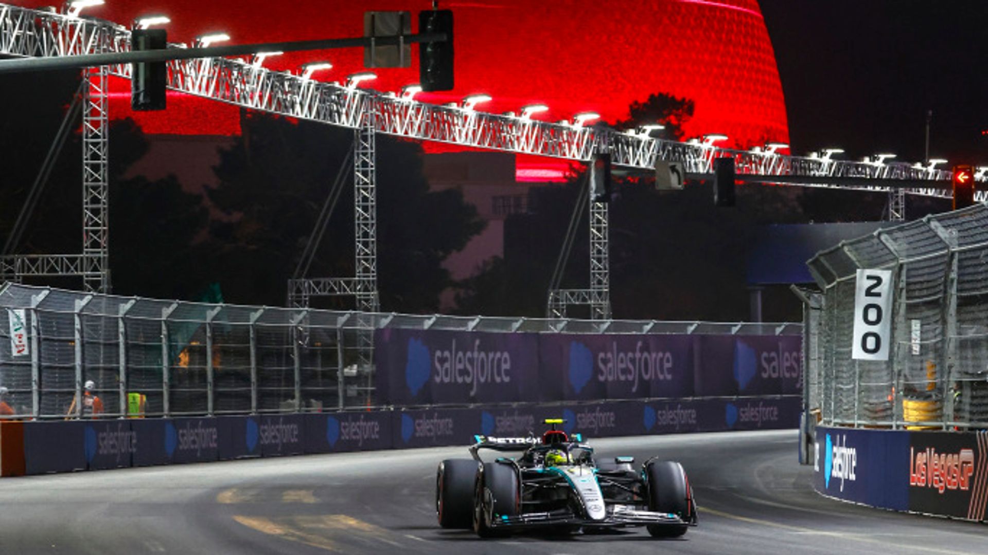 Las Vegas GP: Hamilton edges Norris to complete practice double LIVE!