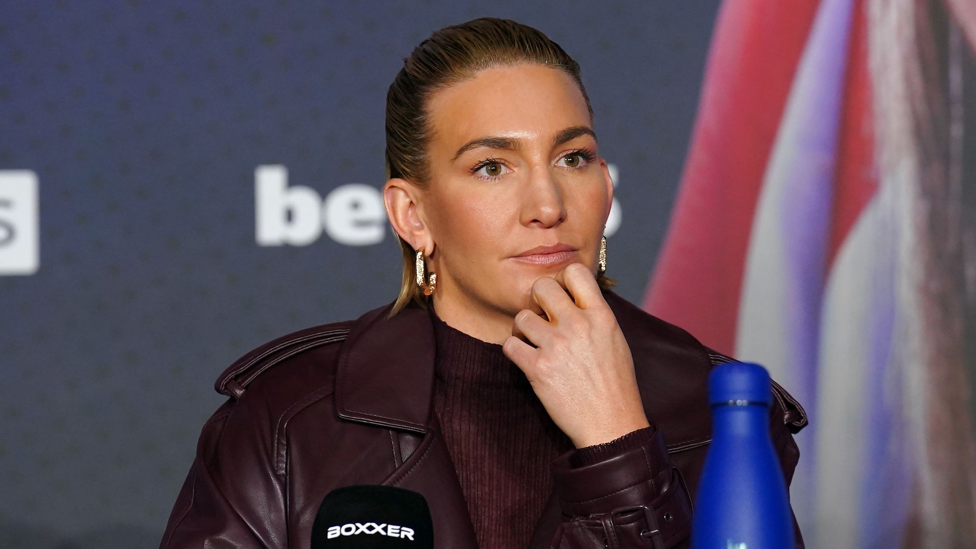 Mayer tips Jonas to beat Price and expects to fight her for undisputed