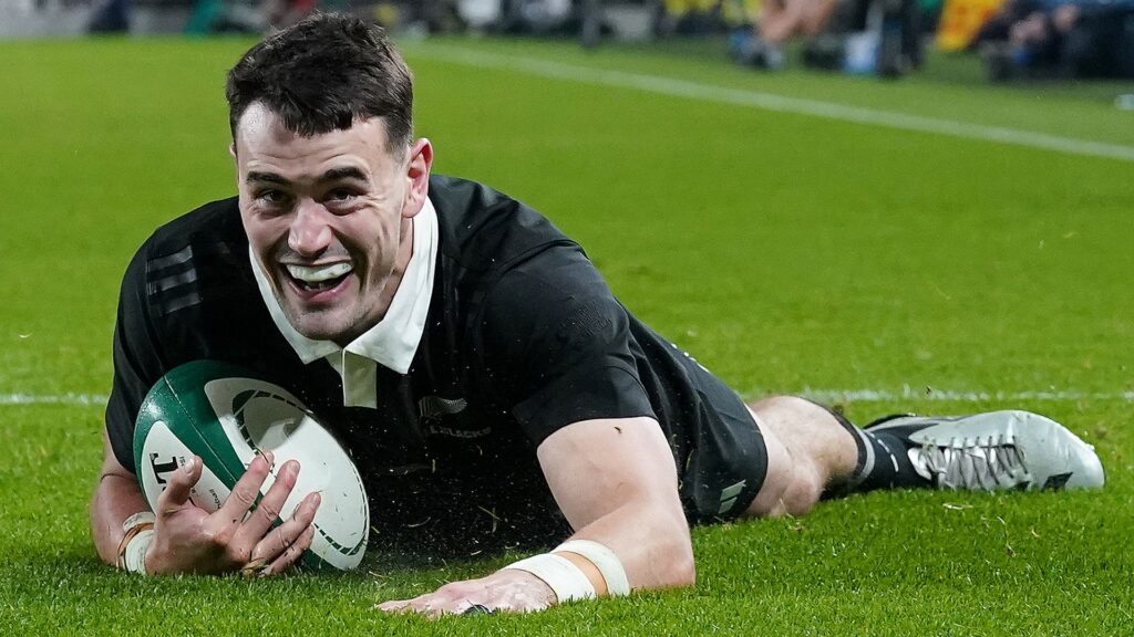 Error-strewn Ireland punished by New Zealand as home winning streak ended