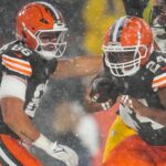 Chubb’s late TD sees Cleveland stun Pittsburgh in heavy snow