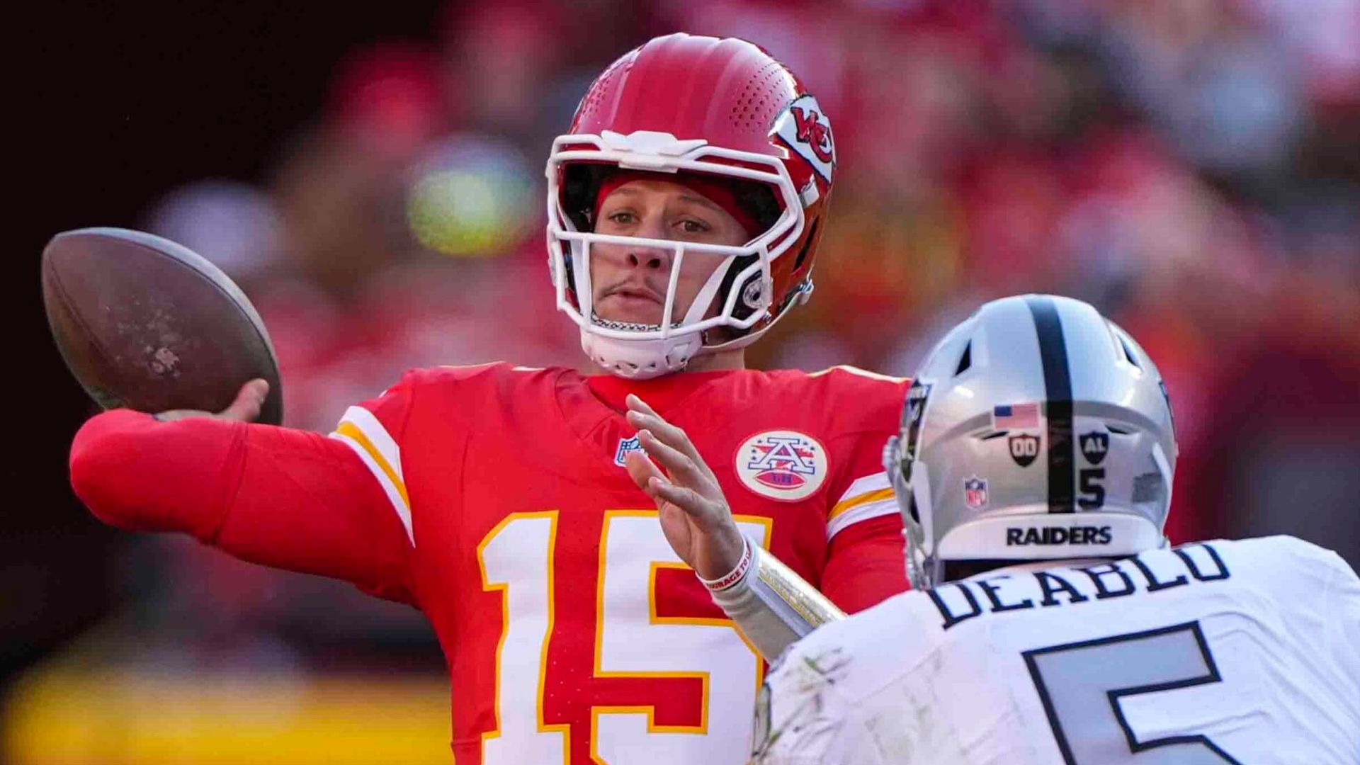 Chiefs clinch playoff spot courtesy of late Raiders fumble