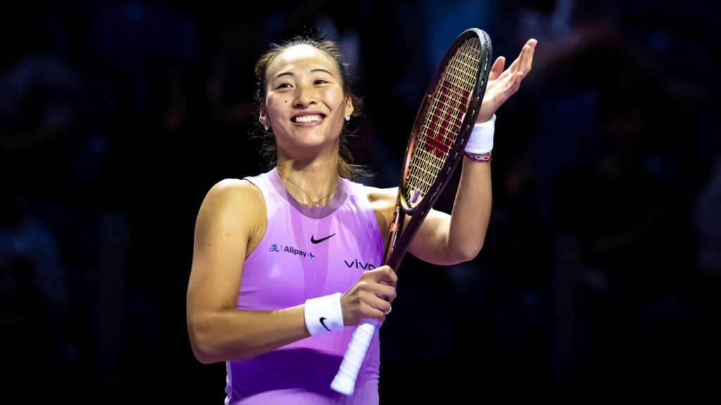 Zheng blasts her way into final four at WTA Finals