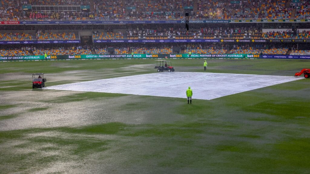 Rain wrecks day one of third Australia vs India Test