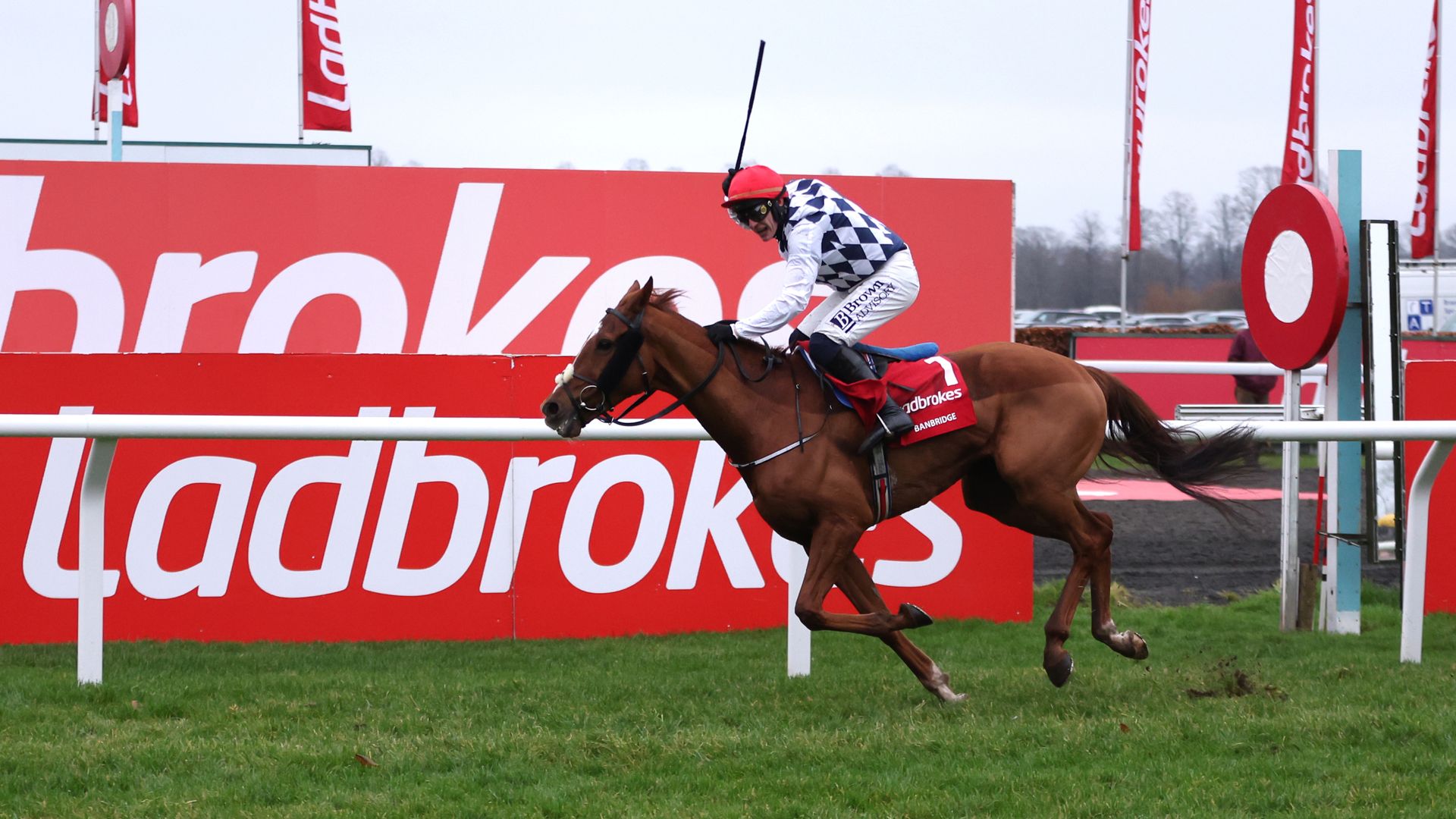 Banbridge reels in Il Est Francais for King George glory