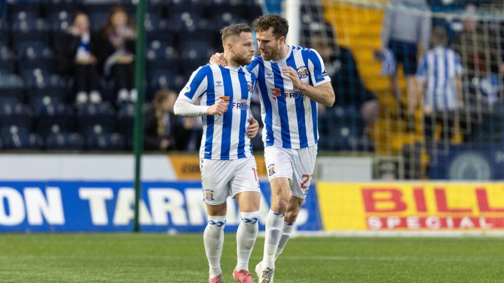 Ten-player Kilmarnock keep Hearts bottom of Scottish Premiership