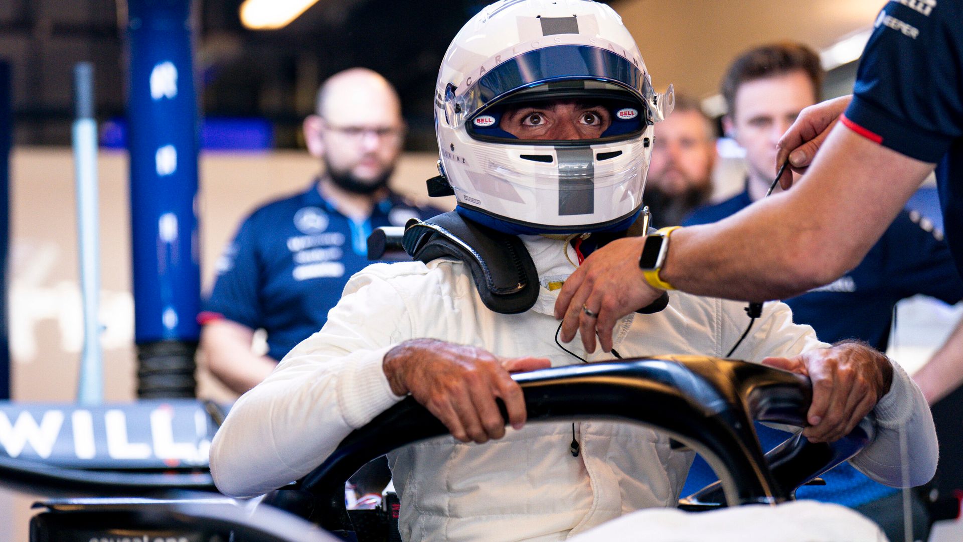 Sainz tests Williams as four drivers make team debuts in F1 2025 taster