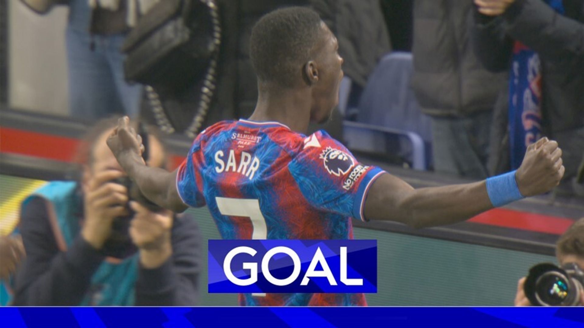 Sarr fires Palace level with superb strike!