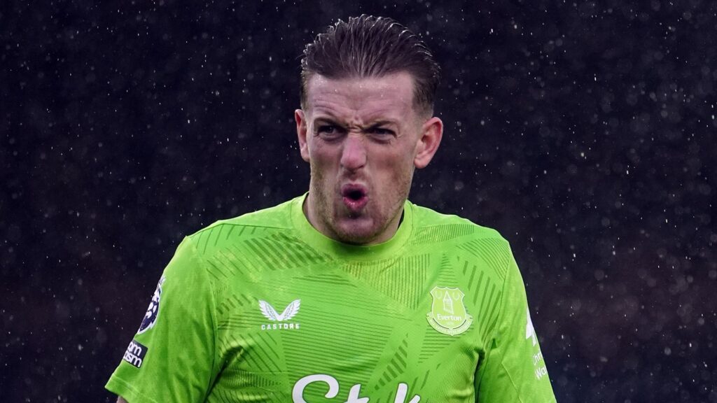 Ref Watch: Pickford and Estupinan lucky to avoid unwanted Christmas cards?