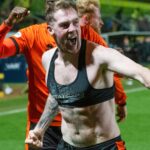 Holt heads last-gasp winner as Dundee United down Aberdeen