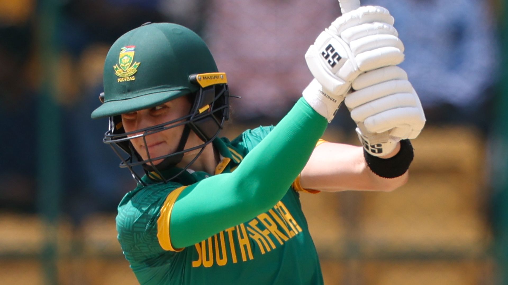 Sloppy England thumped by South Africa in first ODI