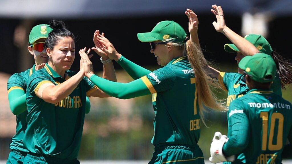 South Africa trounce England by six wickets – as it happened