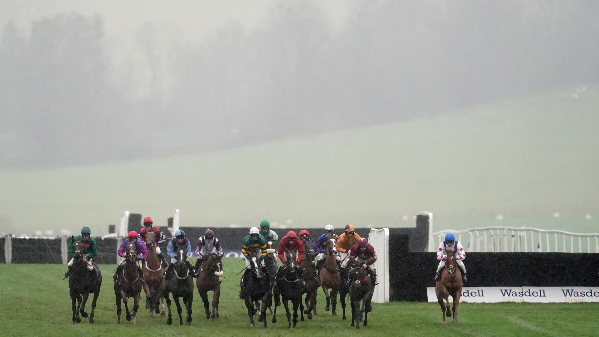 Welsh Grand National headlines busy Friday of racing