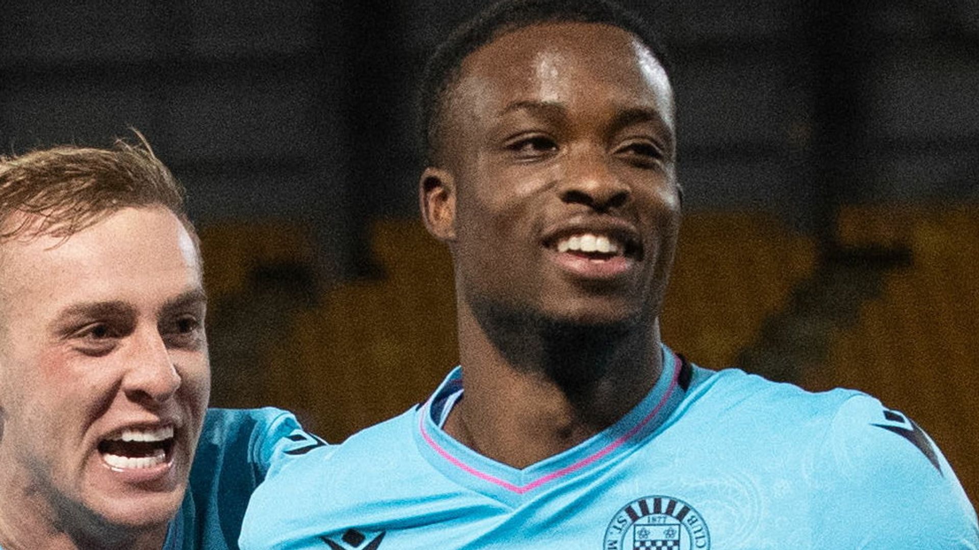 Idowu penalty gives St Mirren last-gasp win in thriller with St Johnstone