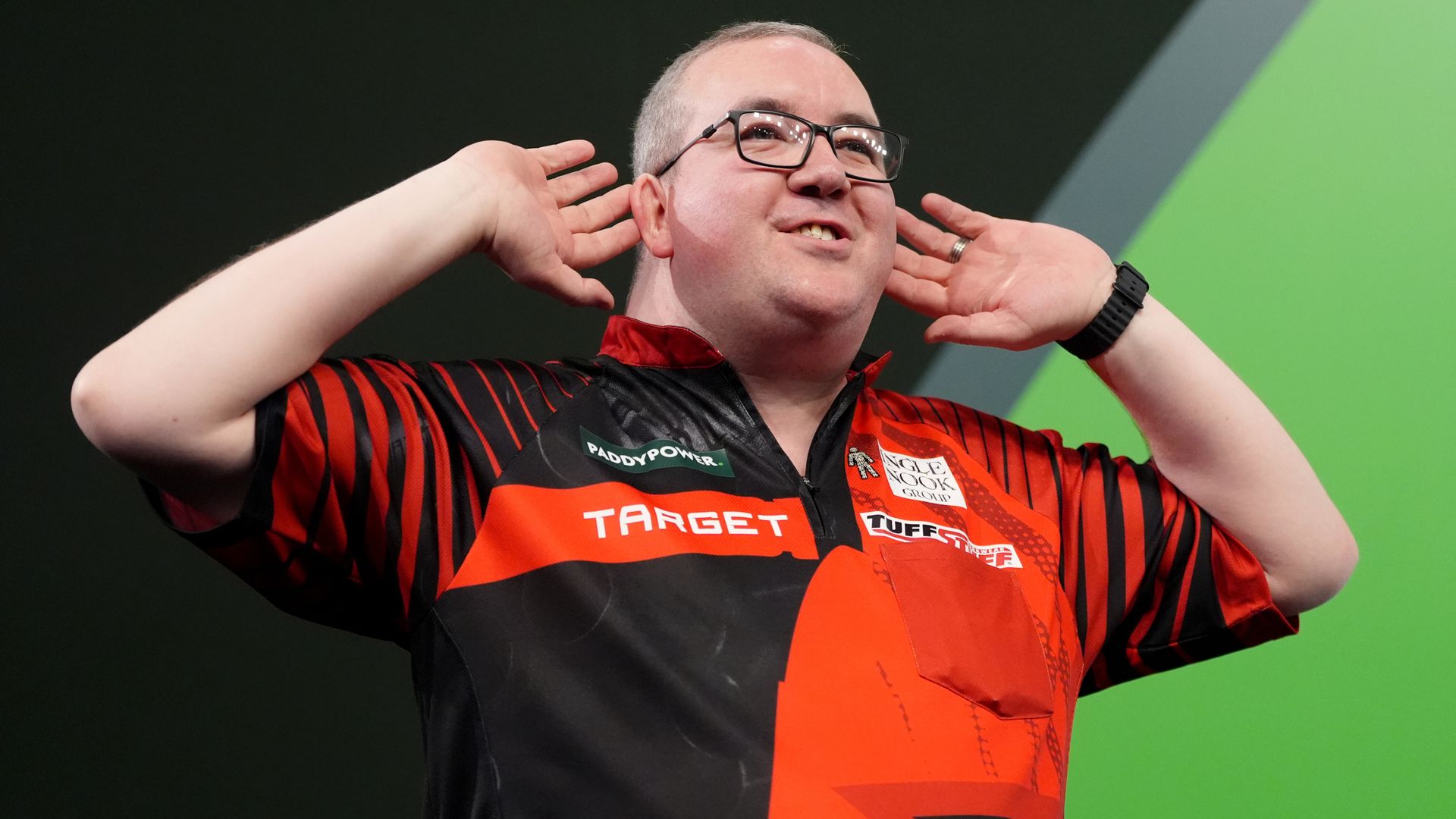 Bunting cruises into fourth round after Heta hits spectacular nine-darter